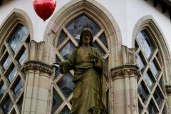 Herz-Jesu-Statue-neben-der-Kapelle